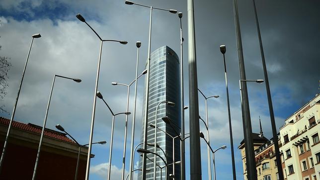 Iberdrola vende un 4,57% de EDP por unos 430 millones de euros