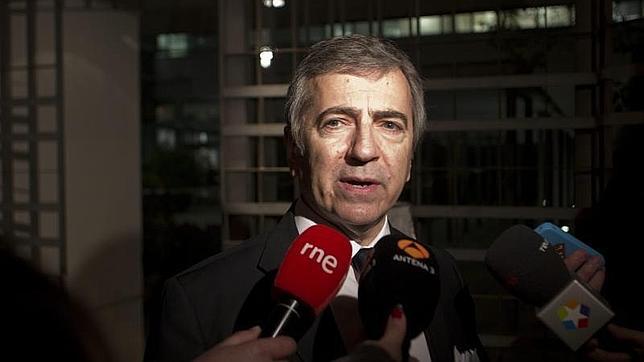 Flores a Ginés: «No me dejan entrar en un cine, mándales una patrulla»