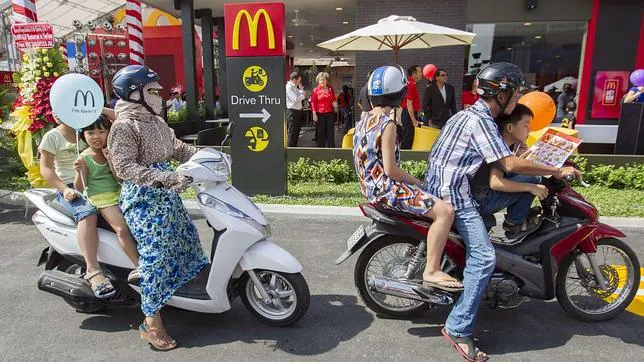 McDonald's abre su primer restaurante en Vietnam