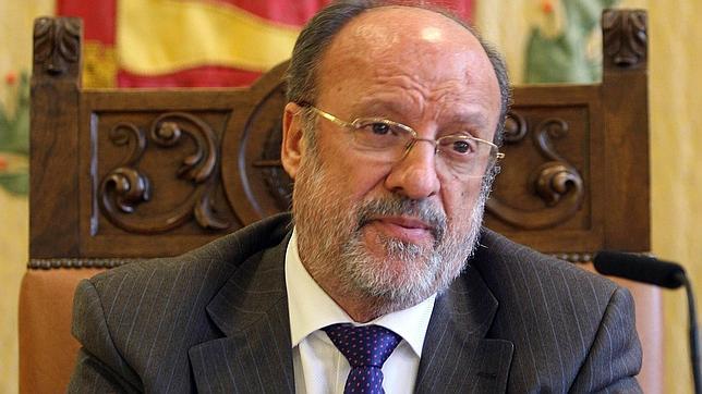 De la Riva teme un «conflicto social» ante la retirada de algunos símbolos franquistas