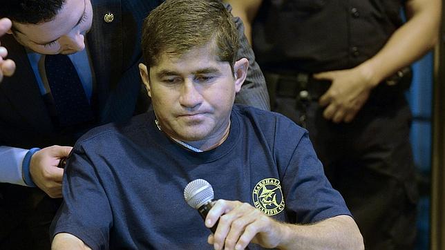 El náufrago del Pacífico vuelve a casa agotado y emocionado: «No hallo qué decir»