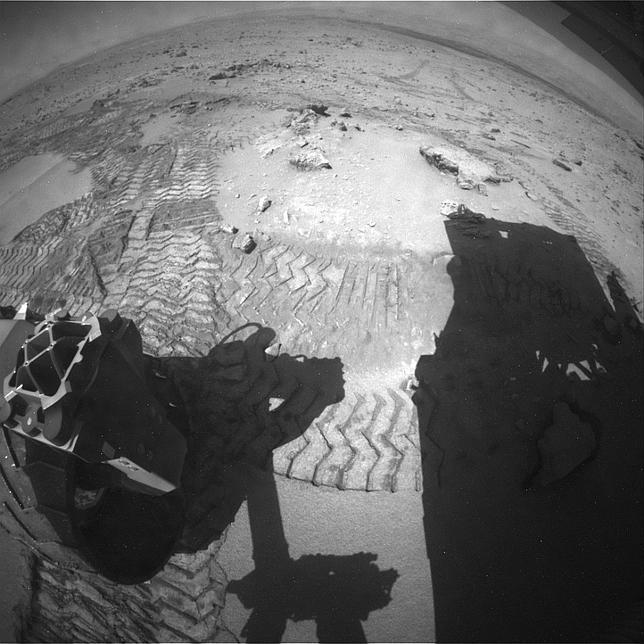 Cómo el Curiosity sube una duna de Marte, en nueve fotografías
