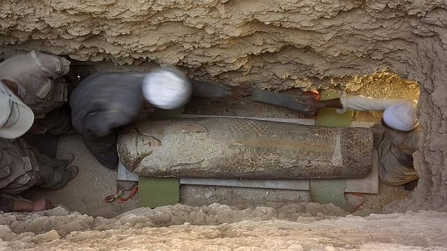 Investigadores españoles descubren en Egipto un ataúd del año 1.600 a.C.