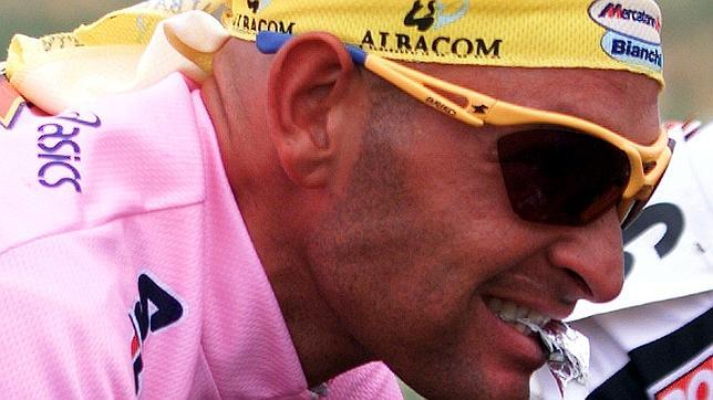 La carrera de Pantani, en imágenes