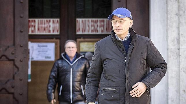 Letta de paseo y Napolitano en busca de un nuevo primer ministro