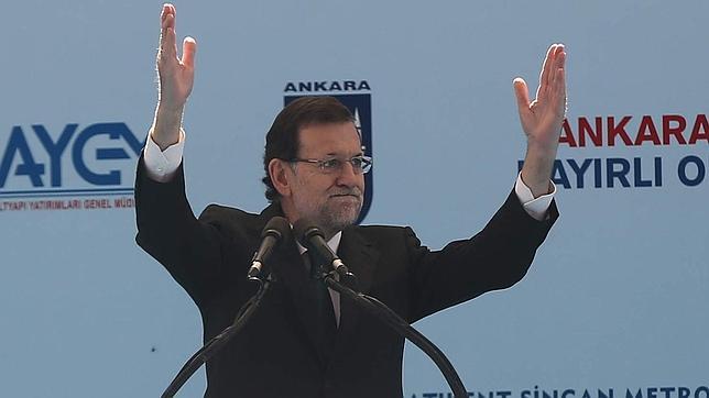 El Gobierno afirma que «España se presenta de nuevo como un país serio»