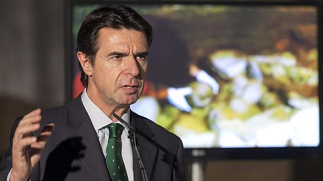 Soria anuncia un recurso de inconstitucionalidad de la ley turística canaria