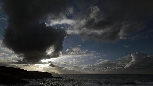 Fallece un marinero al hundirse su pesquero en la costa coruñesa