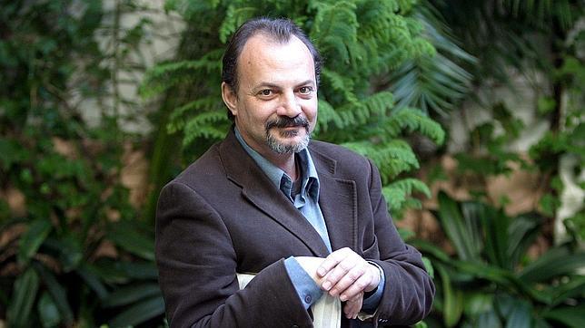 Pedro Zarraluki: «El cuento puede ser tan complejo como una novela»