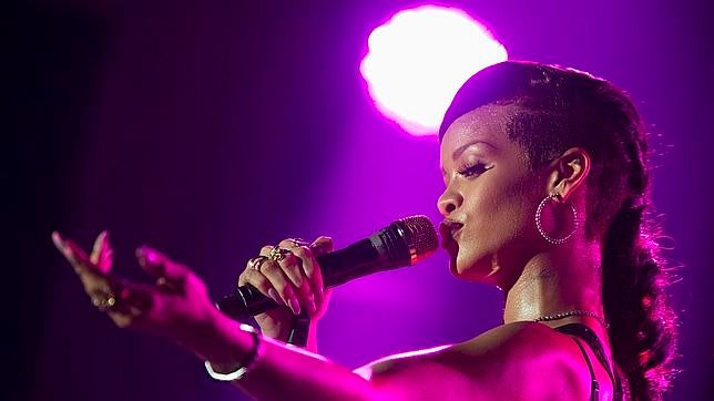 Rihanna y Drake cada día más unidos