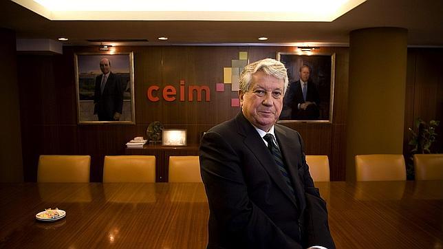 Los empresarios piden a Botella que elimine la tasa de basuras