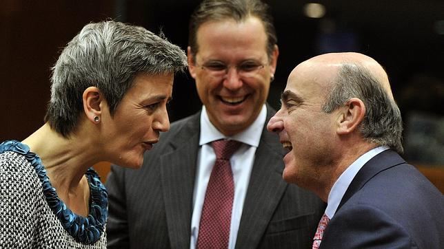 De Guindos afirma que en Bruselas no se habla de Cataluña por ser «una hipótesis no razonable»