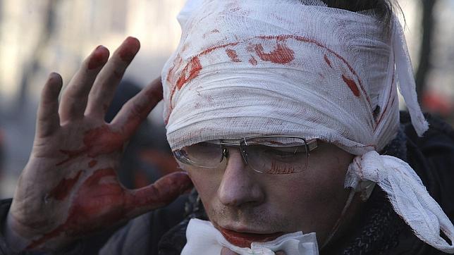 La Policía ucraniana se lanza al asalto del 'Euromaidan' de Kiev