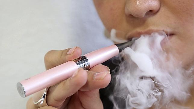 se puede vapear en los bares El Congreso aprueba utilizar el cigarrillo electrónico y lo veta en colegios, hospitales y Geekbar Meloso 30k disposable top Color:Gradient Purple