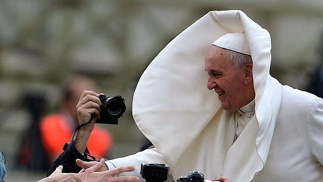 Un único departamento podría integrar  todas las finanzas y actividades económicas del Vaticano