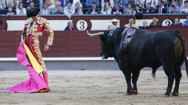 Desafiante estampa de Miguel Ángel Perera en Las Ventas