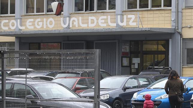 El profesor del colegio Valdeluz citaba a alumnas en su chalé