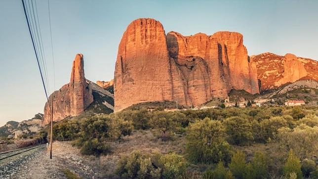 Las gigantescas y poco conocidas rocas rojas de Huesca