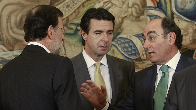 Soria responde a Sánchez Galán y asegura que Iberdrola lleva recortando inversiones desde 2009