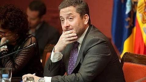 Rechazo general al seguro contra pleitos de «Willy» García en la TV Canaria