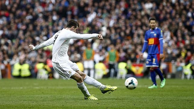 El Real Madrid se pasea con comodidad