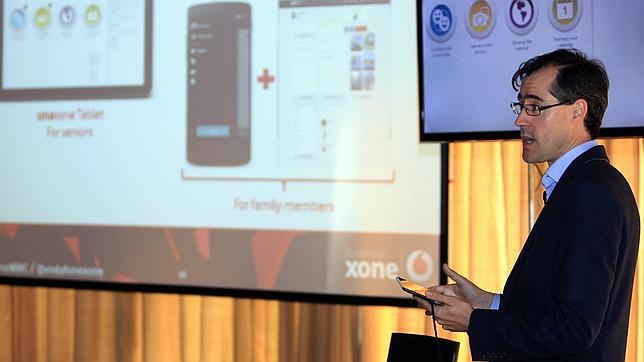 MWC 2014: Vodafone presenta Unaxone, una «tablet» pensada para los mayores