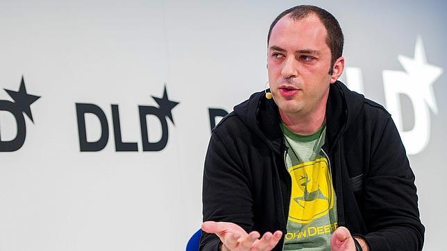 Jan Koum: de la beneficencia al sueño americano gracias a WhatsApp