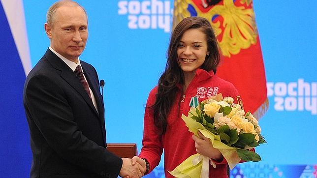 Sochi 2014: Adelina Sotnikova, la favorita de Putin, un oro bajo sospecha
