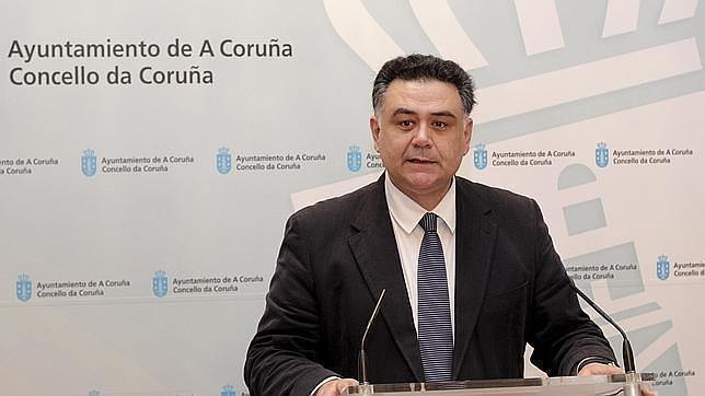 Flores agradece al alcalde de La Coruña su apoyo «desde el minuto uno»