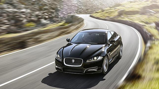 Jaguar actualiza la oferta XF