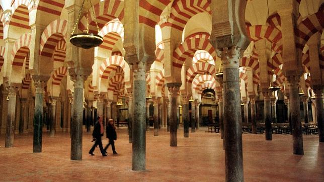 La Junta reconoció en 1991 que la Iglesia es dueña de la Mezquita-Catedral