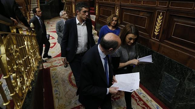 El PP: «Si el PSC se impone en el PSOE, dificulta mucho las posiciones»