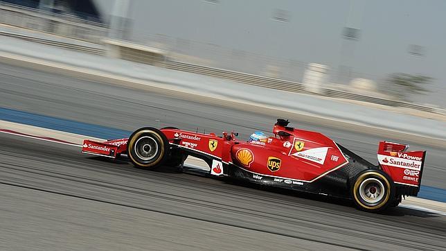 Alonso completa sin problemas su primer simulacro de carrera