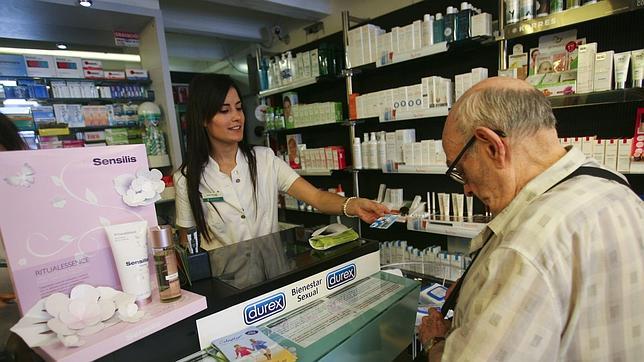 Perder la tarjeta sanitaria de Cataluña costará siete euros a partir de hoy