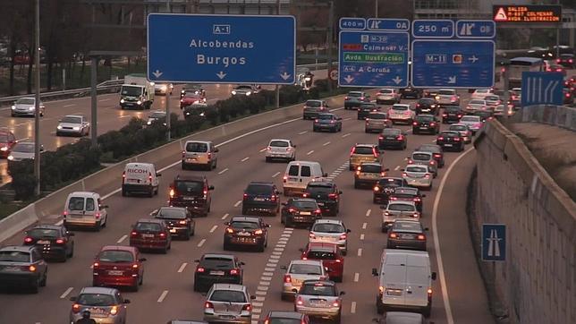 Atasco diario en el Nudo de Manoteras