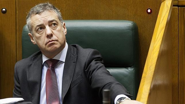 Urkullu avala el falso desarme de ETA y está dispuesto a mantener contactos con los terroristas