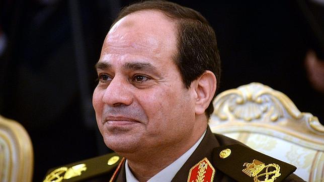 El Sisi vuelve a ser nombrado ministro de Defensa