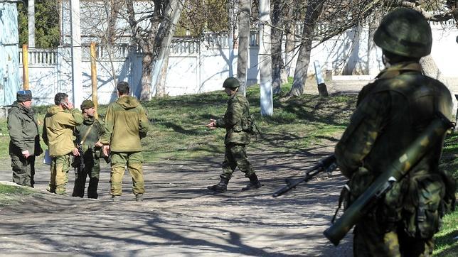 EE.UU. suspende los contactos militares y comerciales con Rusia por Ucrania