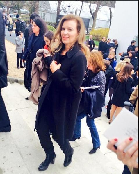 Trierweiler reaparece en un desfile de Yves-Saint-Laurent