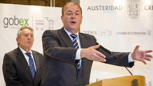 Monago cumple su amenaza y presenta su balanza fiscal basada en datos «reales»