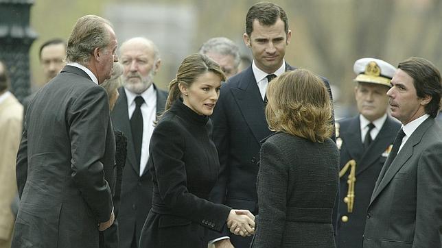 Los Reyes presidirán en La Almudena el funeral en recuerdo de las víctimas