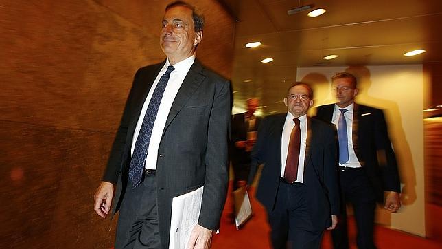 El BCE se reúne hoy dispuesto a estudiar medidas para alejar el riesgo de deflación