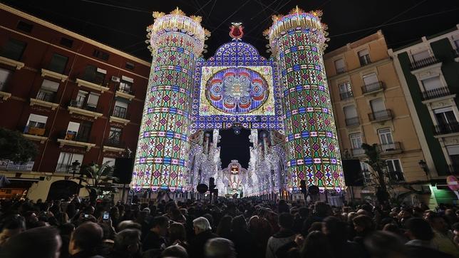 Fallas 2014: Sueca-Literato Azorín gana el premio de Calles Iluminadas