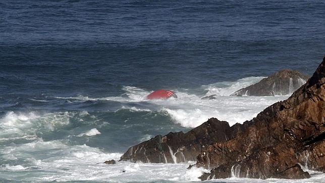Muros llora a Lucas, Indalecio y Manolo, los pescadores del naufragado «Santa Ana»