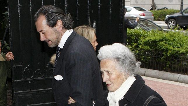 La madre de Marichalar, de 85 años, ingresada en el Hospital La Paz