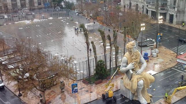 Fallas 2014: la lluvia amenaza con suspender la mascletà de este miércoles