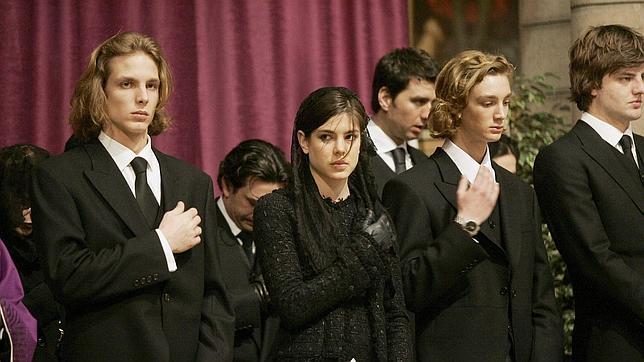 ¿Por qué nos vestimos de negro en el luto?