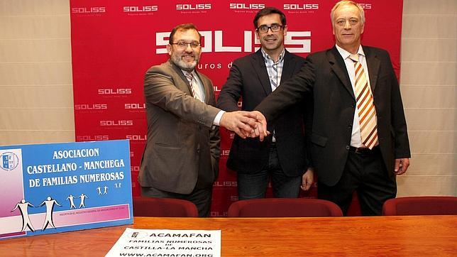 Soliss anuncia rebajas en sus pólizas de automóvil y hogar para las familias numerosas