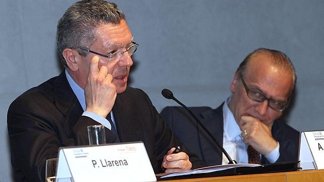 Gallardón niega que haya indultado a políticos «que se hayan llevado dinero a su bolsillo»