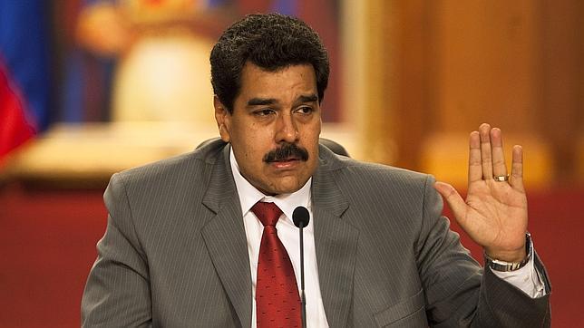 Maduro advierte a las aerolíneas que se vayan que no volverán a Venezuela